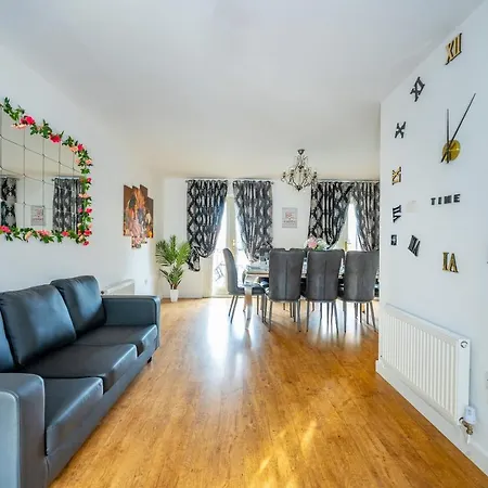 *ra27r* For Your Most Relaxed & Cosy + Free Parking + Free Fast Wifi * Homestay *