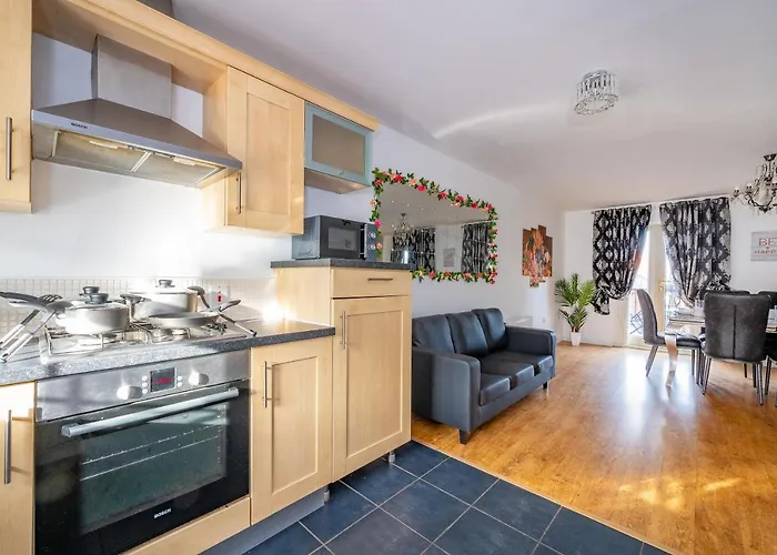 Alloggio in famiglia *ra27r* For Your Most Relaxed & Cosy + Free Parking + Free Fast Wifi * *