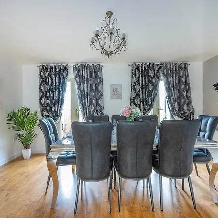 Privat bolig *ra27r* For Your Most Relaxed & Cosy + Free Parking + Free Fast Wifi *